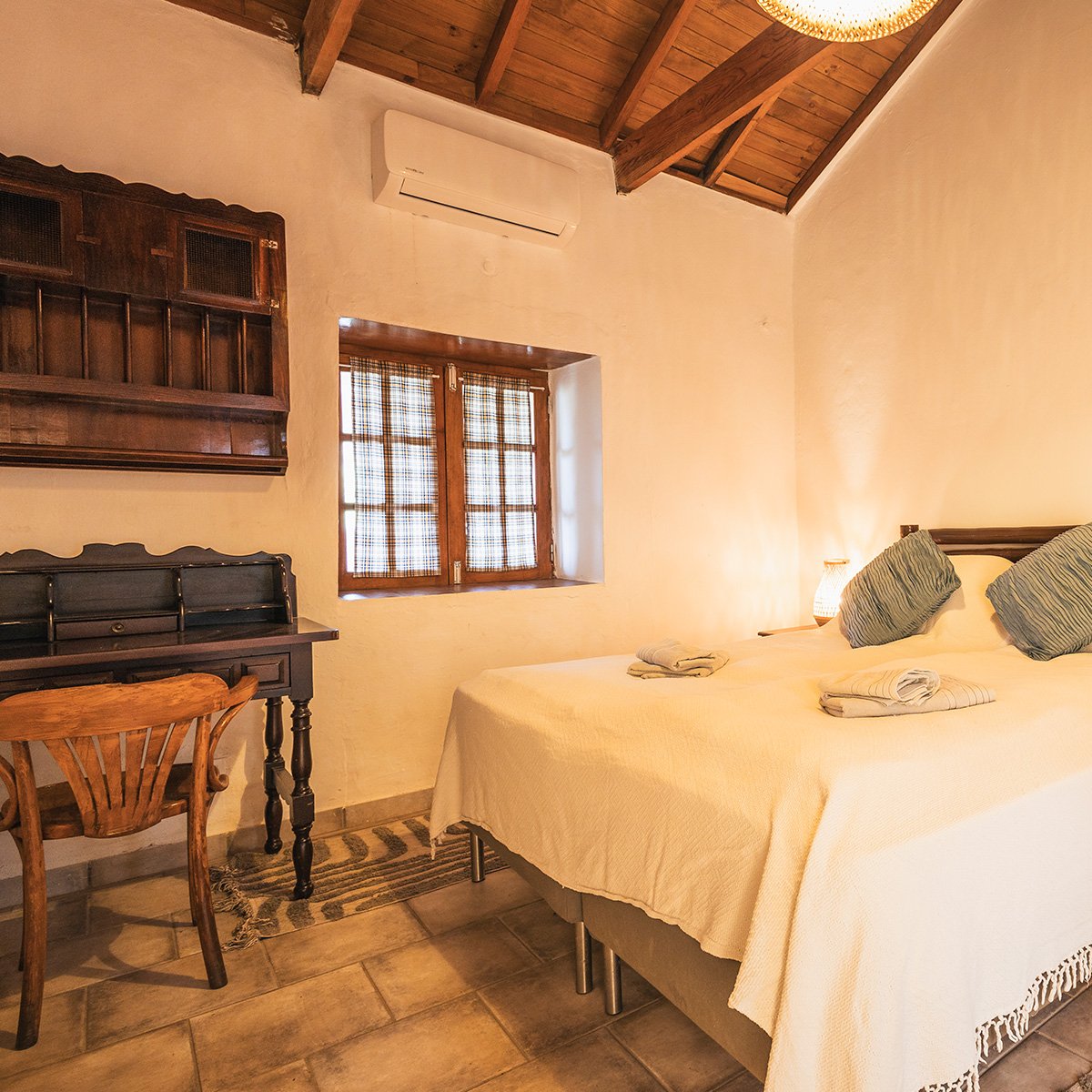 losarcosdellaurel-rooms-dueño-7